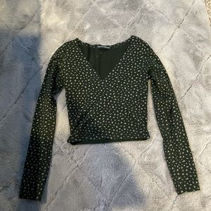 Long sleeve green Brandy Melville crop top